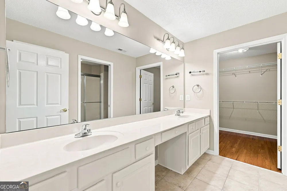 3204 Village LN Roswell, GA 30075