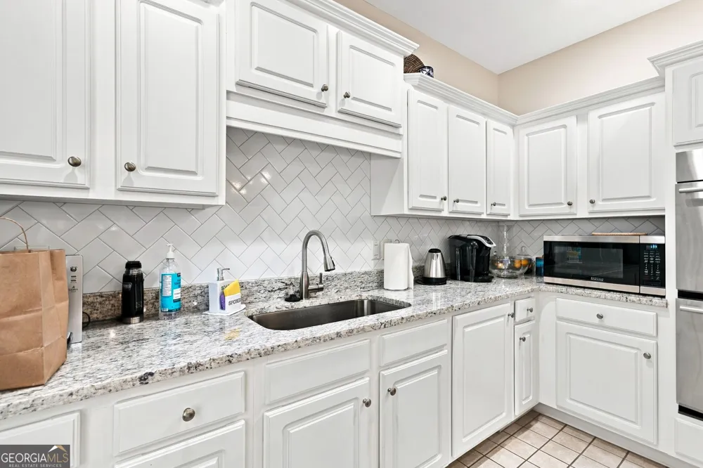 3204 Village LN Roswell, GA 30075