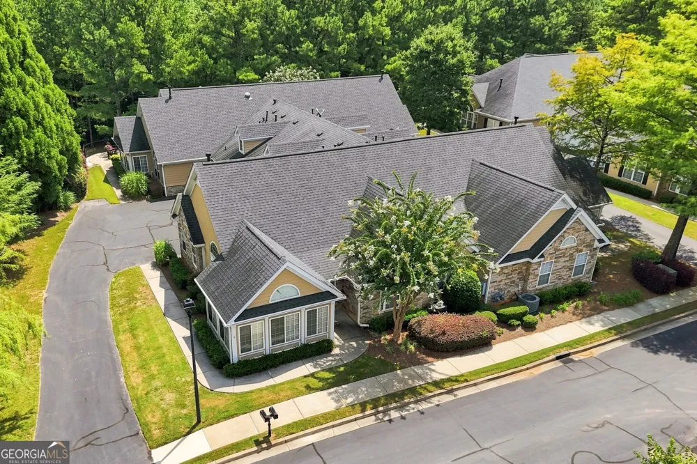 3204 Village LN Roswell, GA 30075