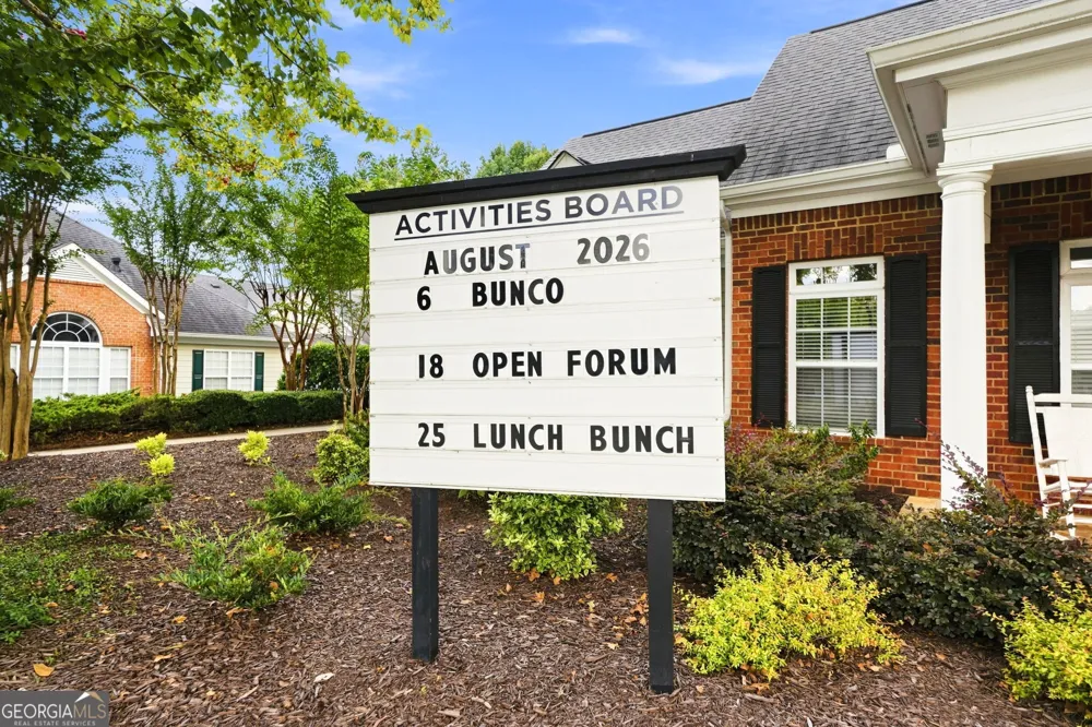 3204 Village LN Roswell, GA 30075