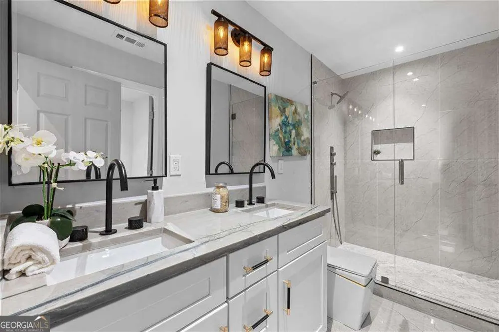 1217 Fairfield DR Marietta, GA 30068