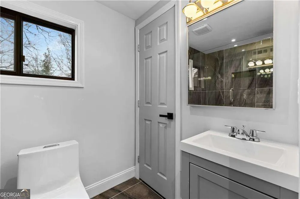 1217 Fairfield DR Marietta, GA 30068