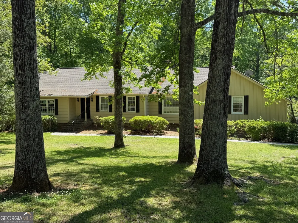 135 Kennesaw DR Thomaston, GA 30286