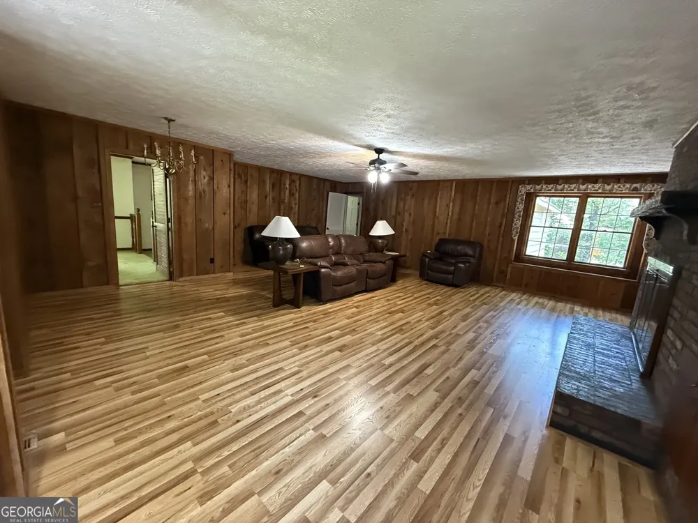135 Kennesaw DR Thomaston, GA 30286