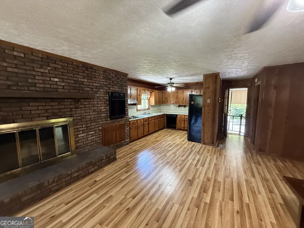 135 Kennesaw DR Thomaston, GA 30286