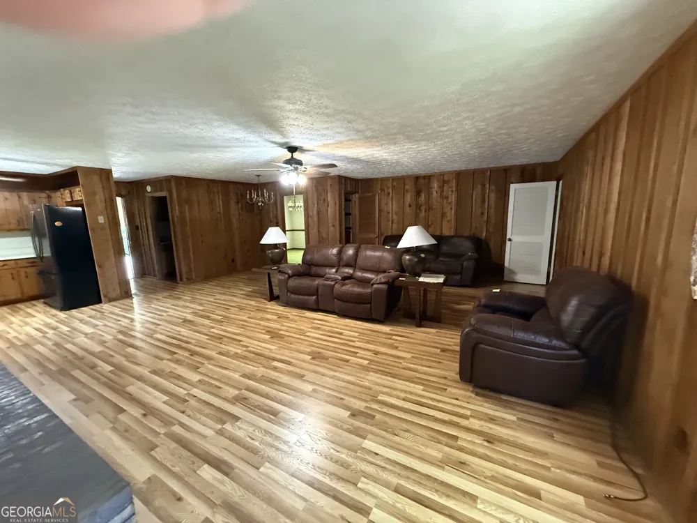 135 Kennesaw DR Thomaston, GA 30286