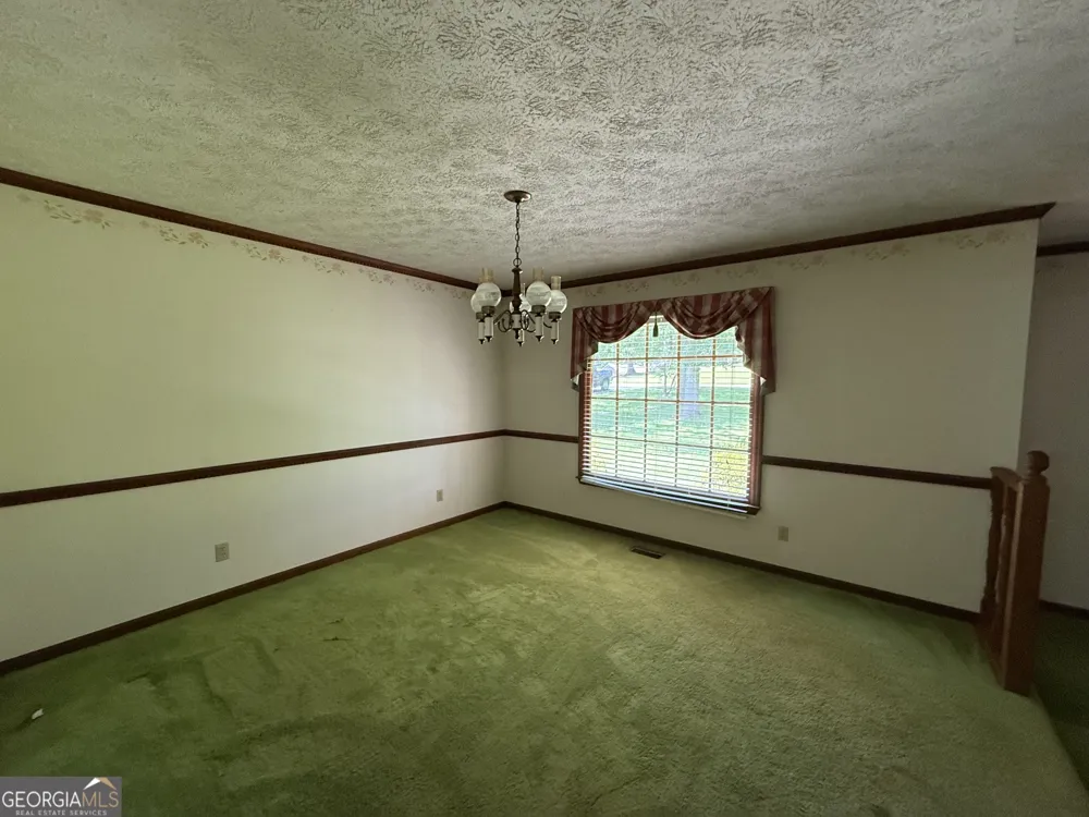 135 Kennesaw DR Thomaston, GA 30286