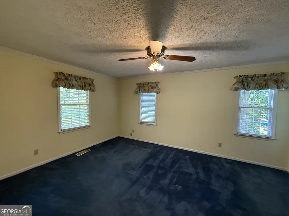 135 Kennesaw DR Thomaston, GA 30286