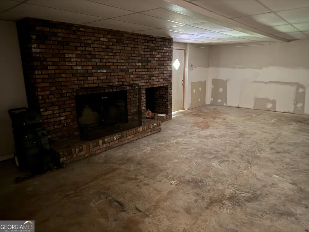 135 Kennesaw DR Thomaston, GA 30286