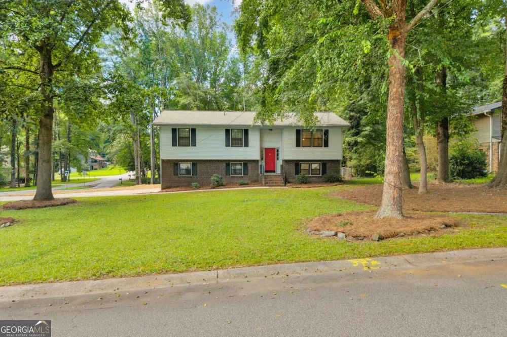 6193 Pine LN Douglasville, GA 30135