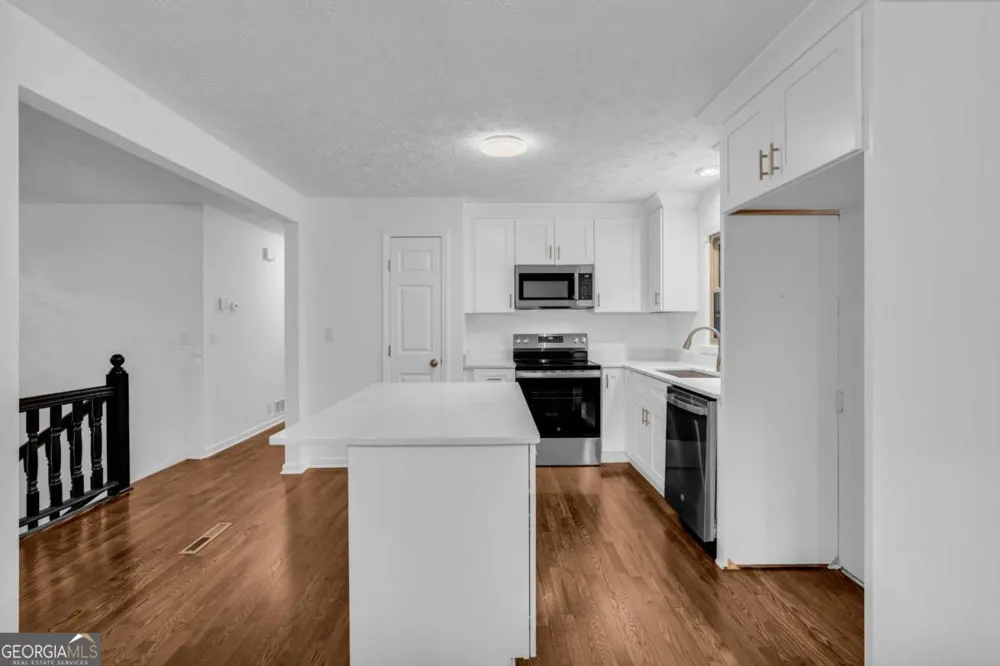 6193 Pine LN Douglasville, GA 30135