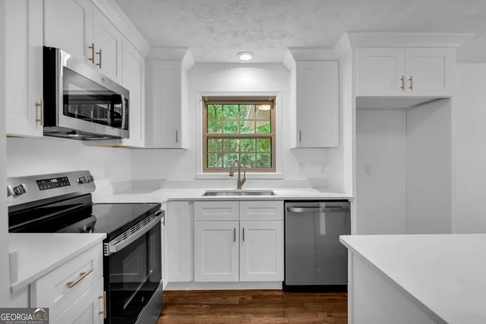 6193 Pine LN Douglasville, GA 30135