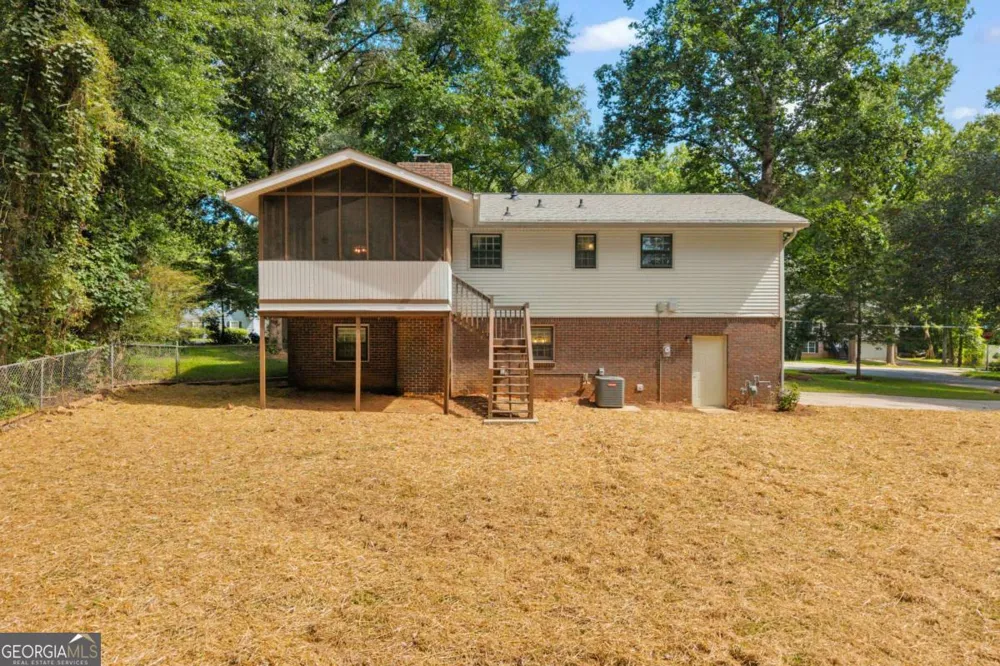 6193 Pine LN Douglasville, GA 30135