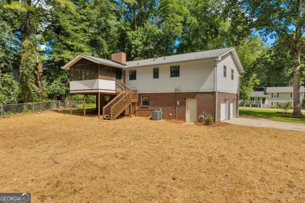 6193 Pine LN Douglasville, GA 30135