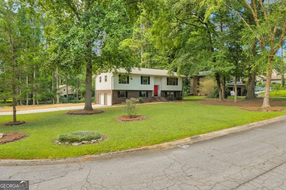 6193 Pine LN Douglasville, GA 30135
