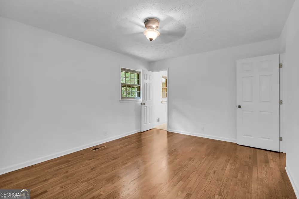 6193 Pine LN Douglasville, GA 30135