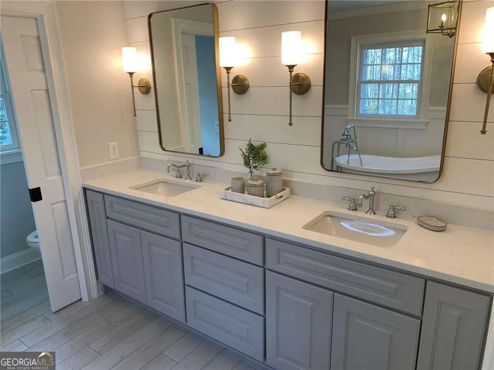 283 Northgate TRCE Roswell, GA 30075