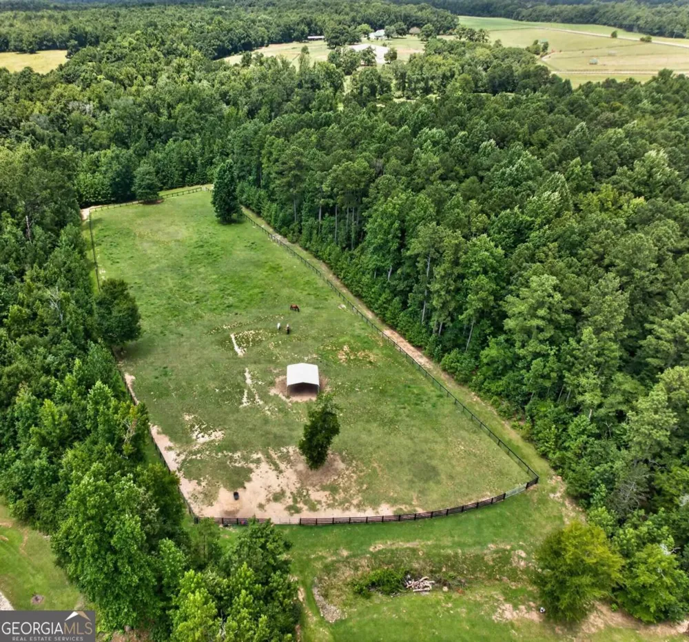 132 Country LN Eatonton, GA 31024