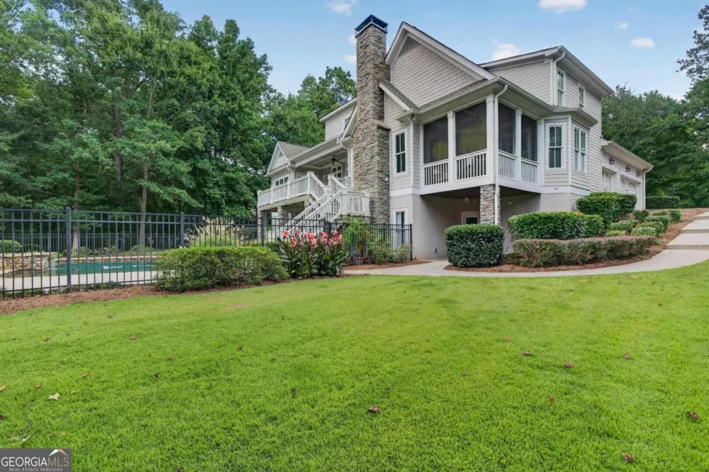 132 Country LN Eatonton, GA 31024
