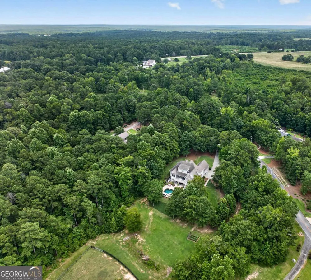 132 Country LN Eatonton, GA 31024