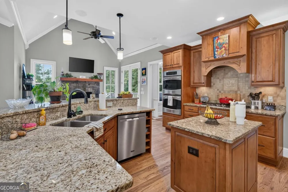 132 Country LN Eatonton, GA 31024