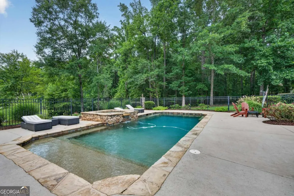 132 Country LN Eatonton, GA 31024