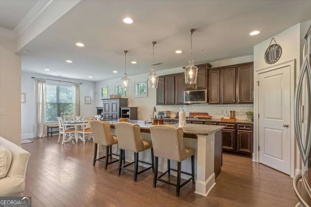 327 Carmichael CIR Canton, GA 30115
