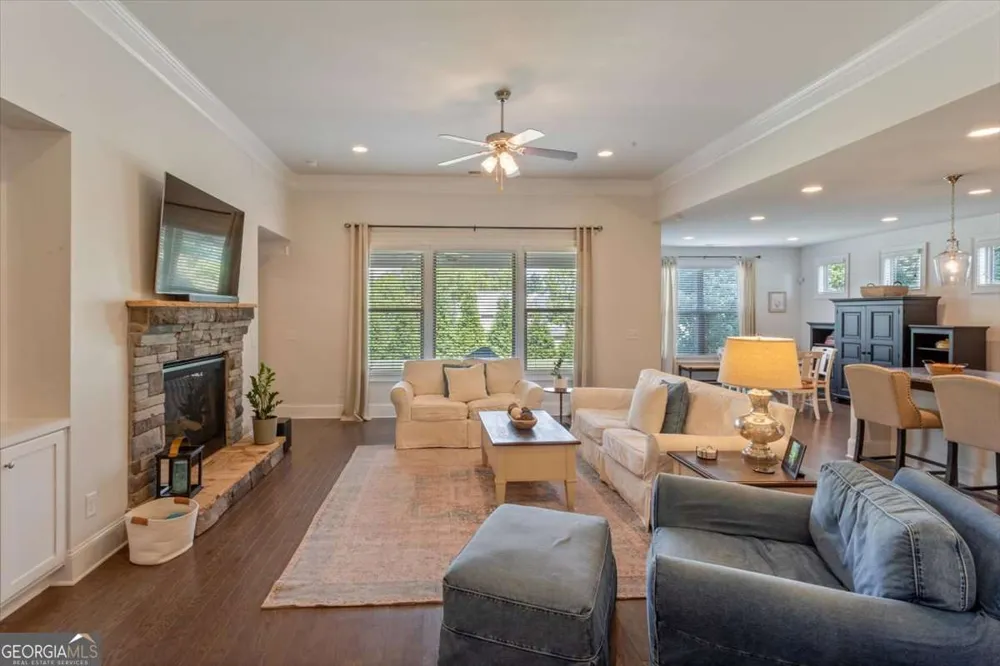327 Carmichael CIR Canton, GA 30115