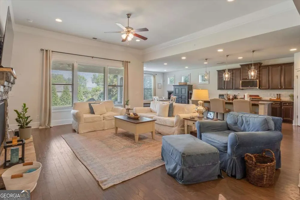 327 Carmichael CIR Canton, GA 30115