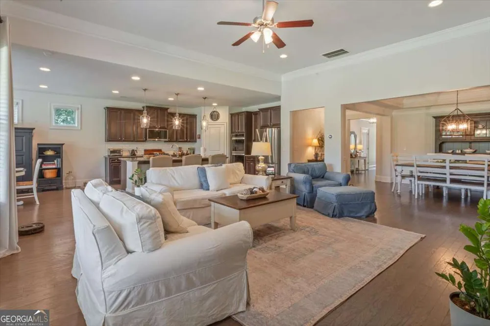 327 Carmichael CIR Canton, GA 30115