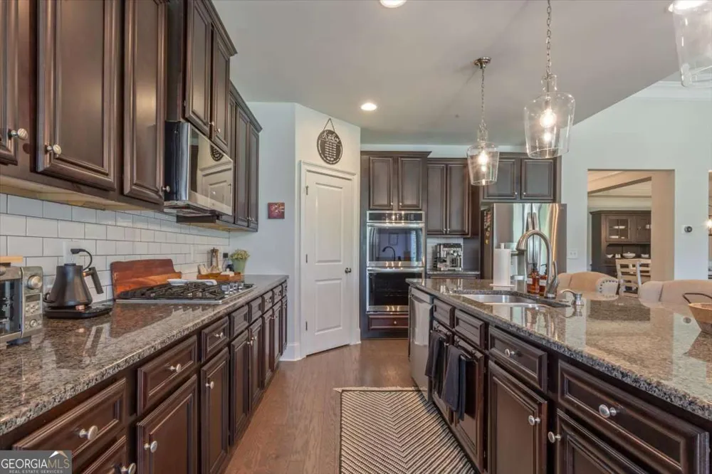 327 Carmichael CIR Canton, GA 30115