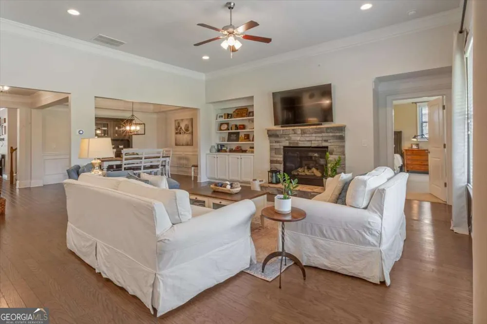 327 Carmichael CIR Canton, GA 30115