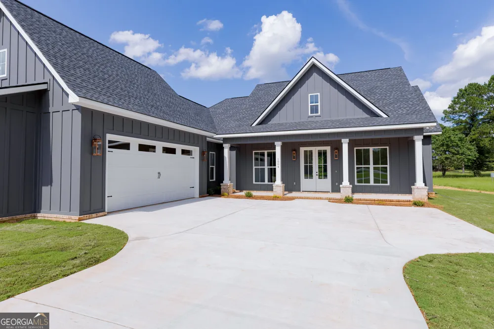 1004 Country Club RD Perry, GA 31069