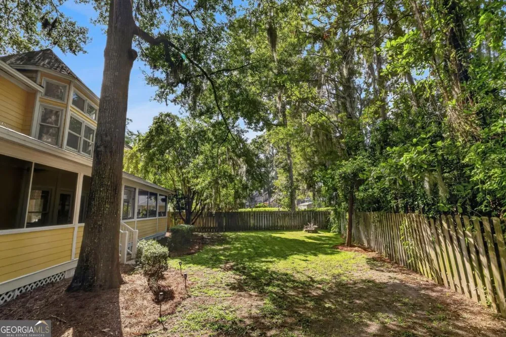 9 Devon RD Savannah, GA 31419