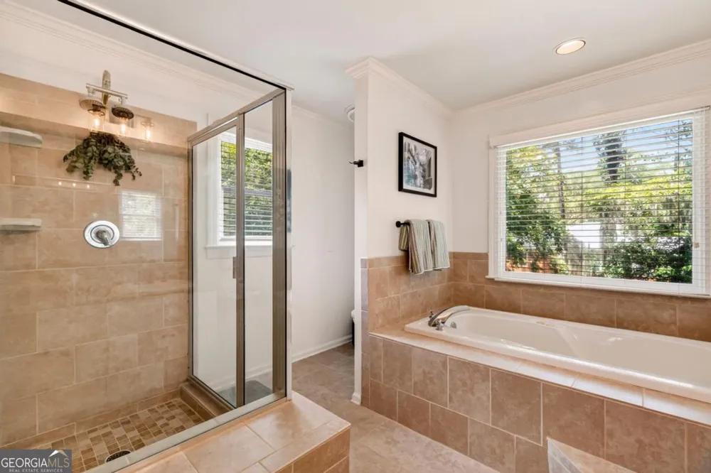 9 Devon RD Savannah, GA 31419