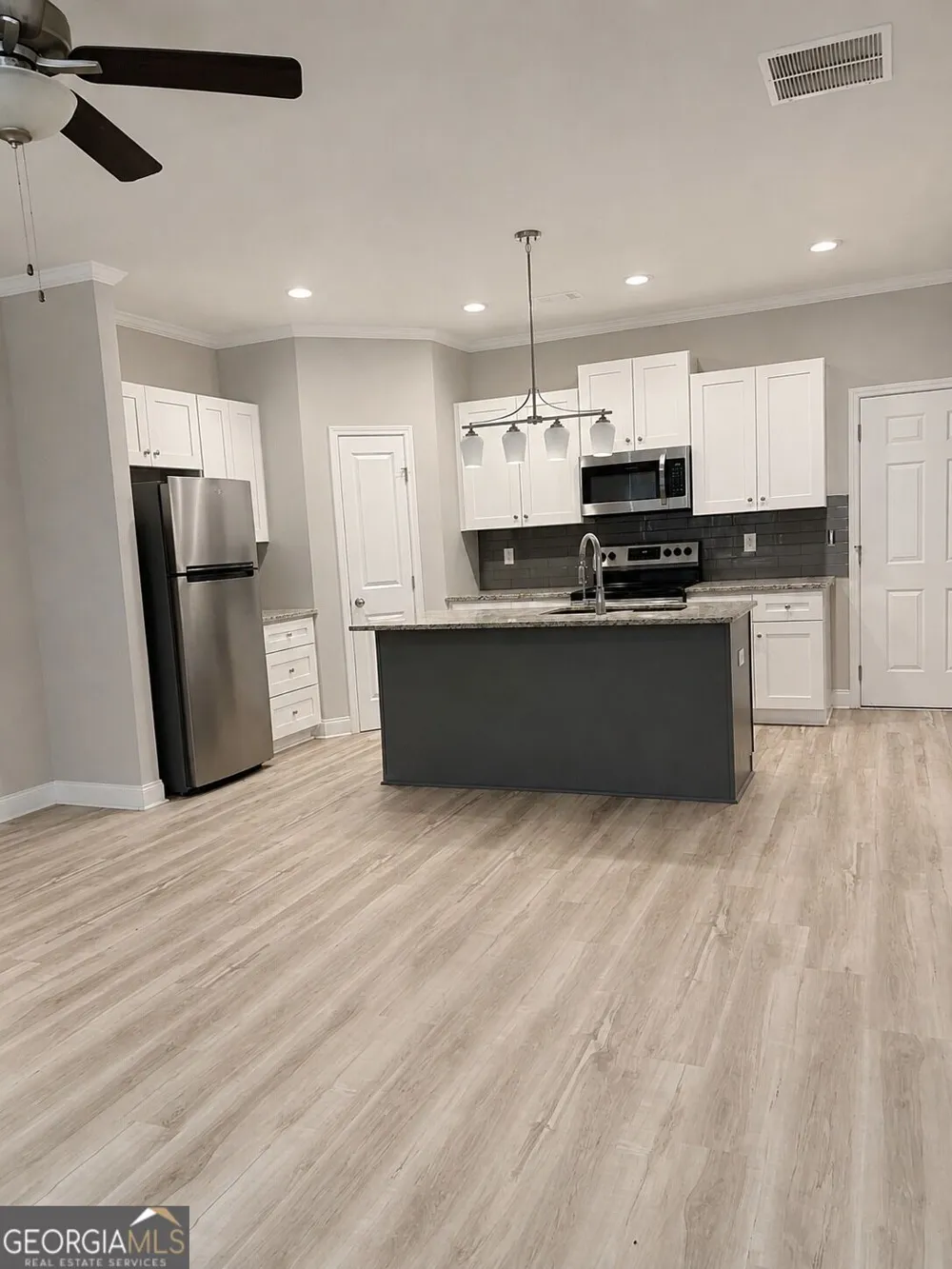 213 Beau ST Lilburn, GA 30047