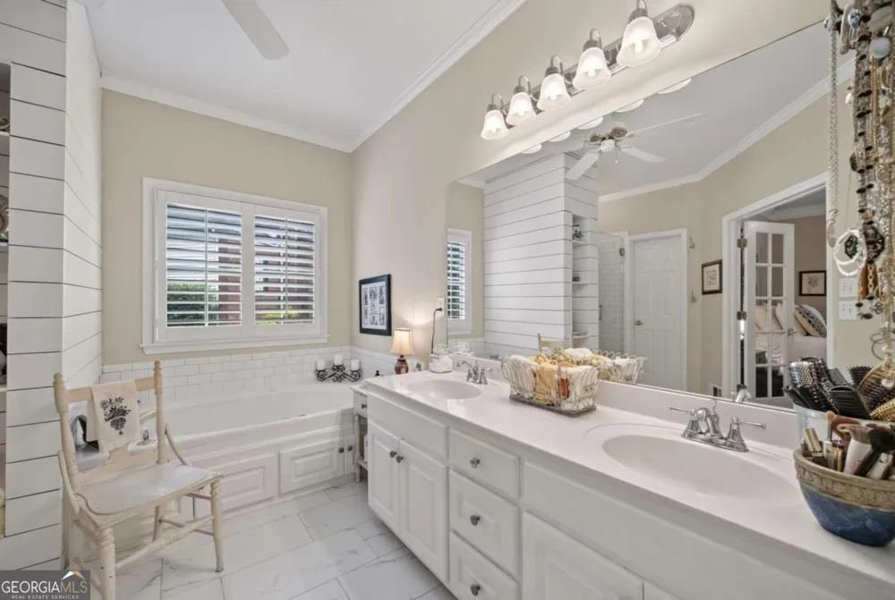 2190 Rosie LN Snellville, GA 30078