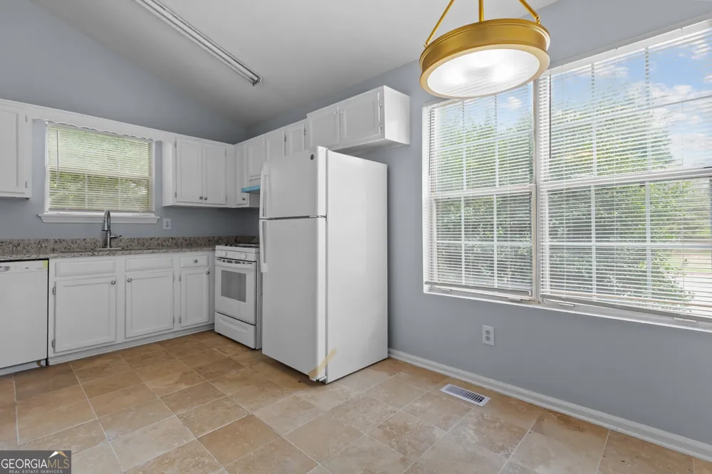 2262 COBB CREEK DR Decatur, GA 30032