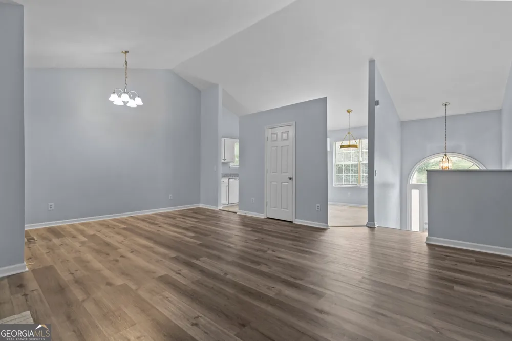 2262 COBB CREEK DR Decatur, GA 30032
