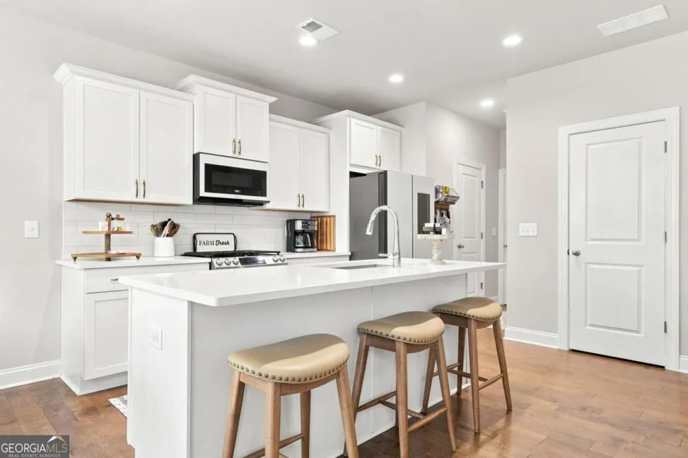 229 Lakeside PL Canton, GA 30114