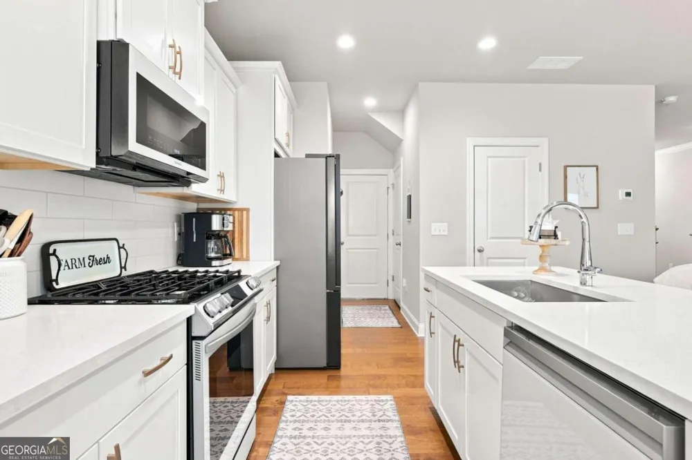 229 Lakeside PL Canton, GA 30114