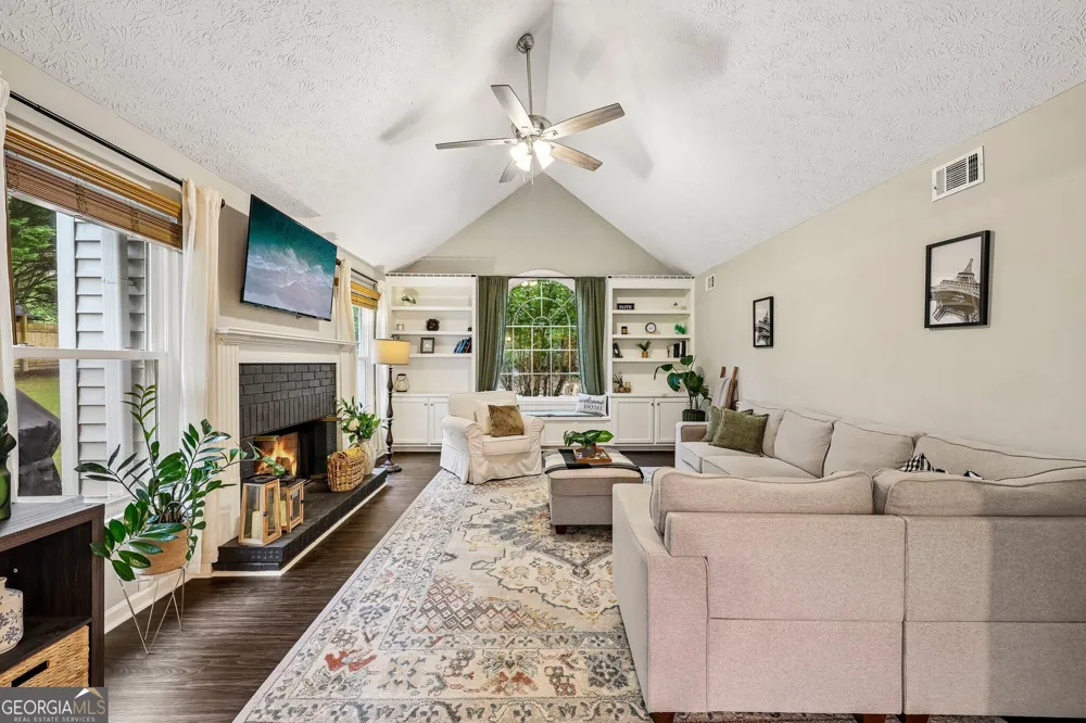 2362 Dover LN Snellville, GA 30078