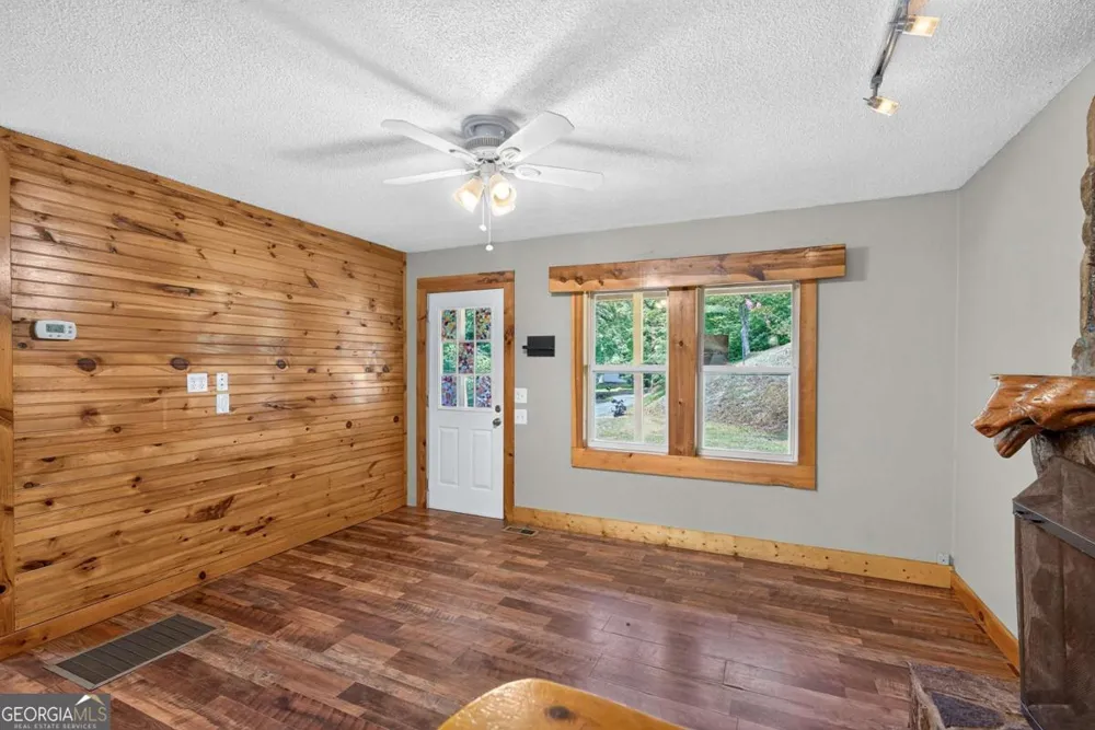 120 Old Hollow RD Blue Ridge, GA 30513