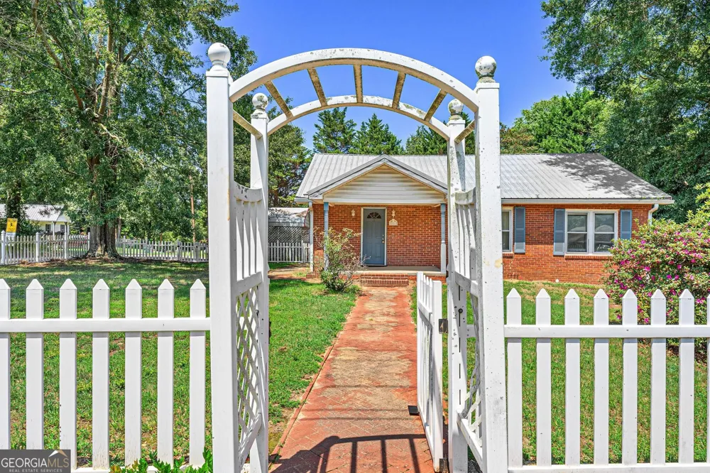 211 Harmony ST Commerce, GA 30529