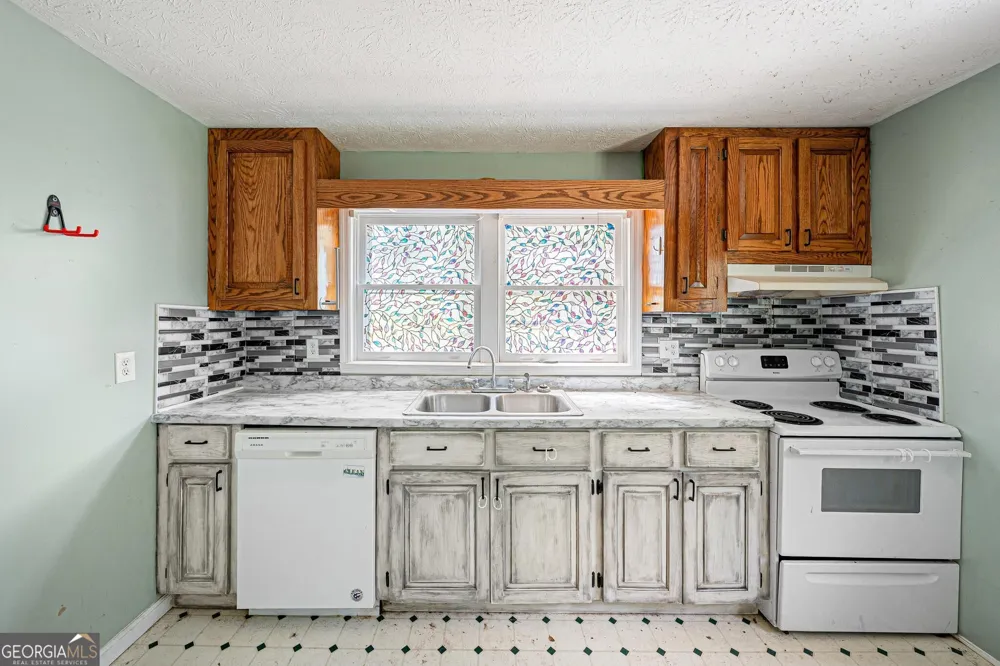 211 Harmony ST Commerce, GA 30529
