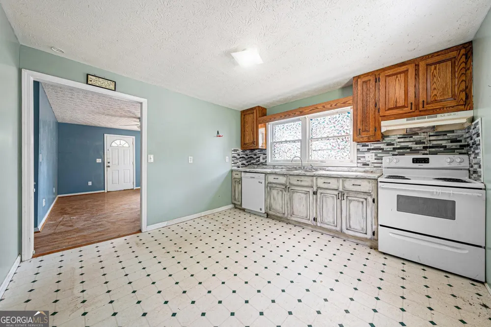 211 Harmony ST Commerce, GA 30529