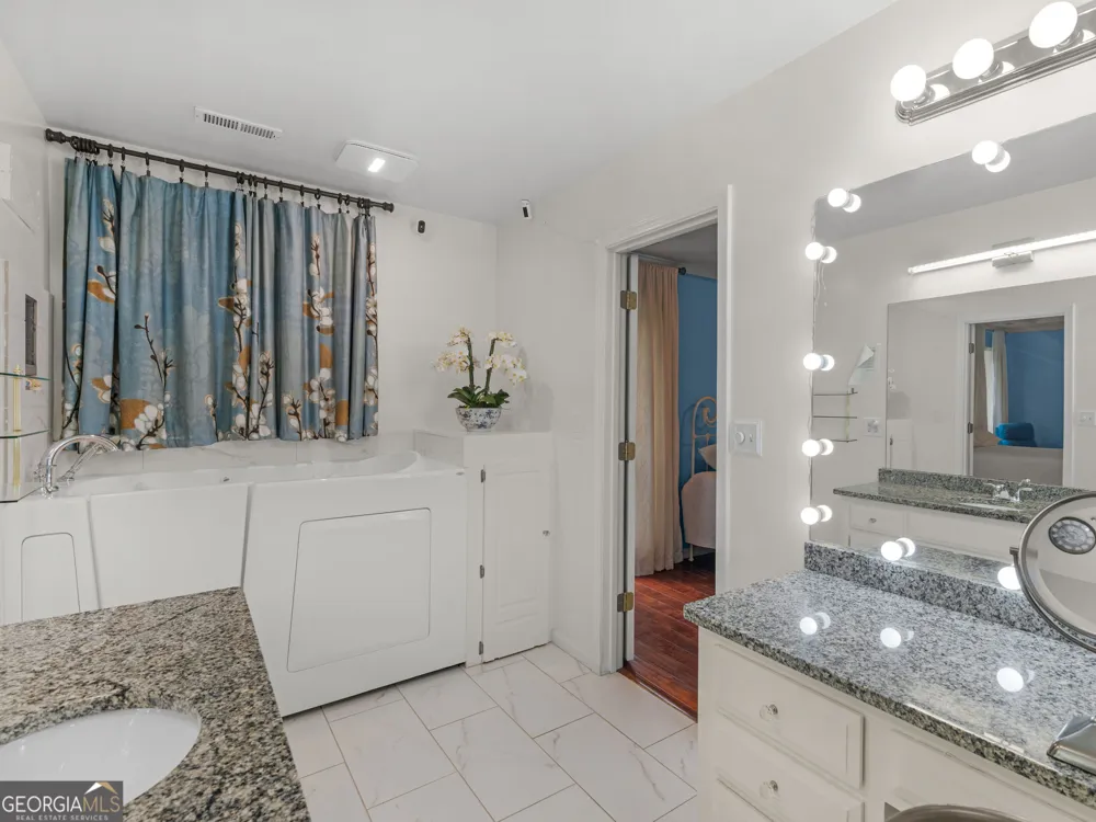 195 Galway BND Tyrone, GA 30290