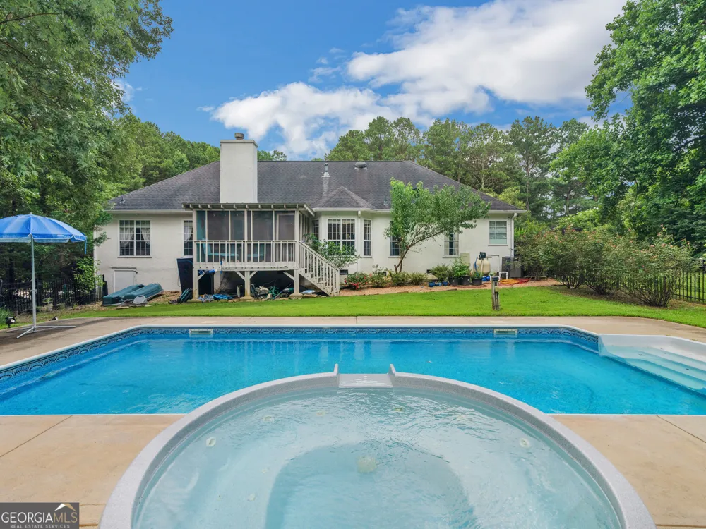 195 Galway BND Tyrone, GA 30290