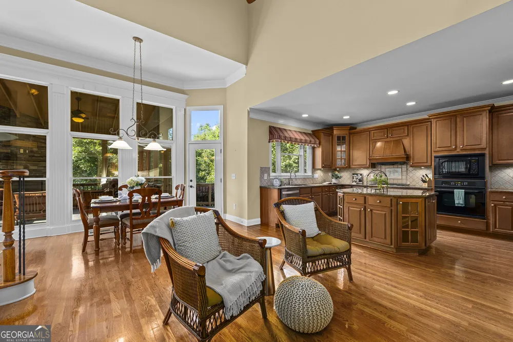325 N Brooke DR Canton, GA 30115