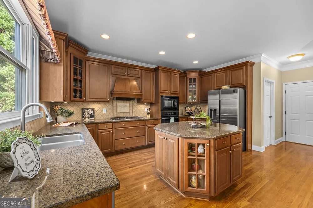 325 N Brooke DR Canton, GA 30115